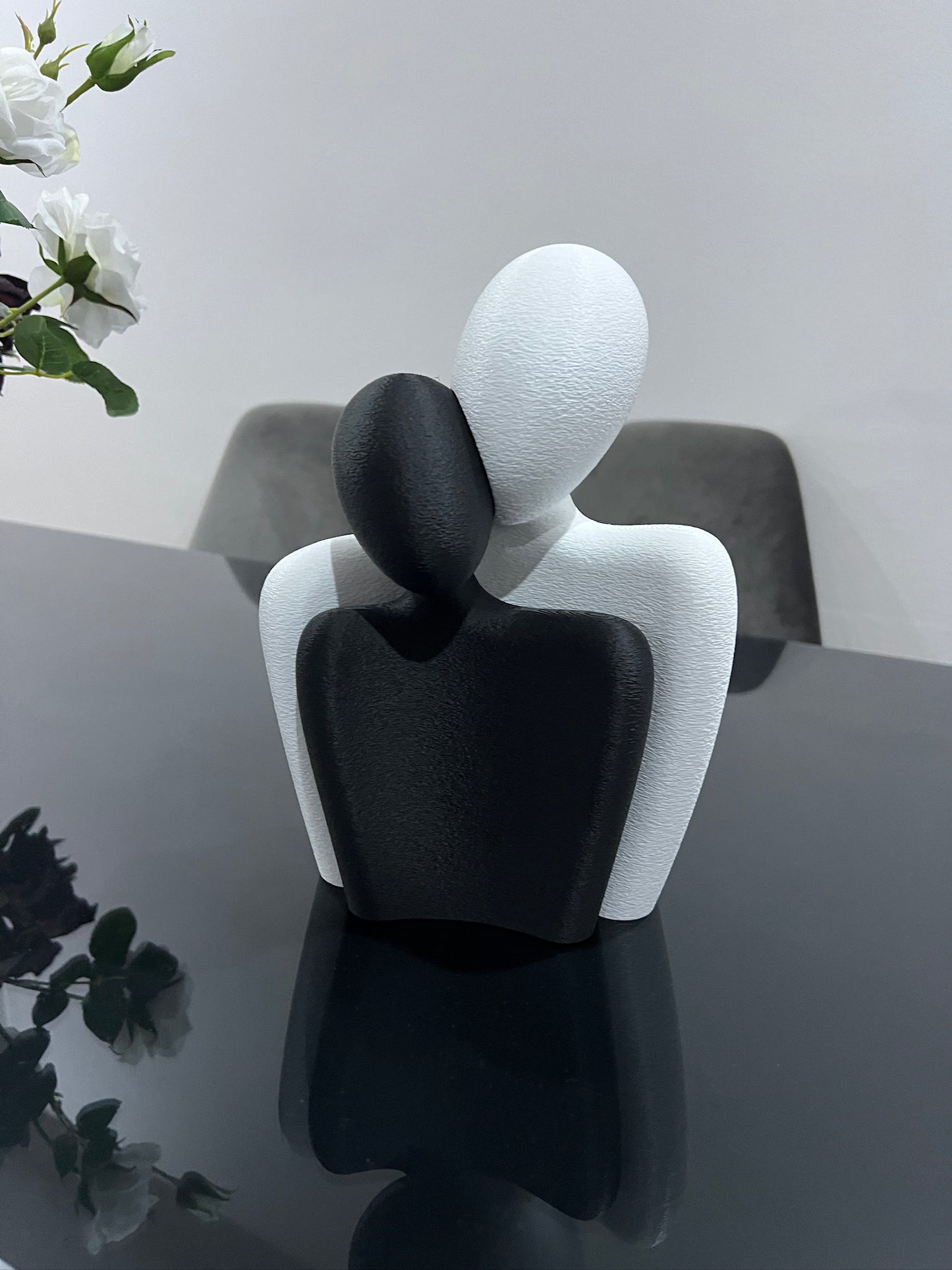 Eternal Embrace – Modern Aile ve Sevgi Heykeli